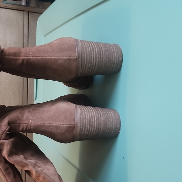 Universal Thread Boots - Picture 4 of 4